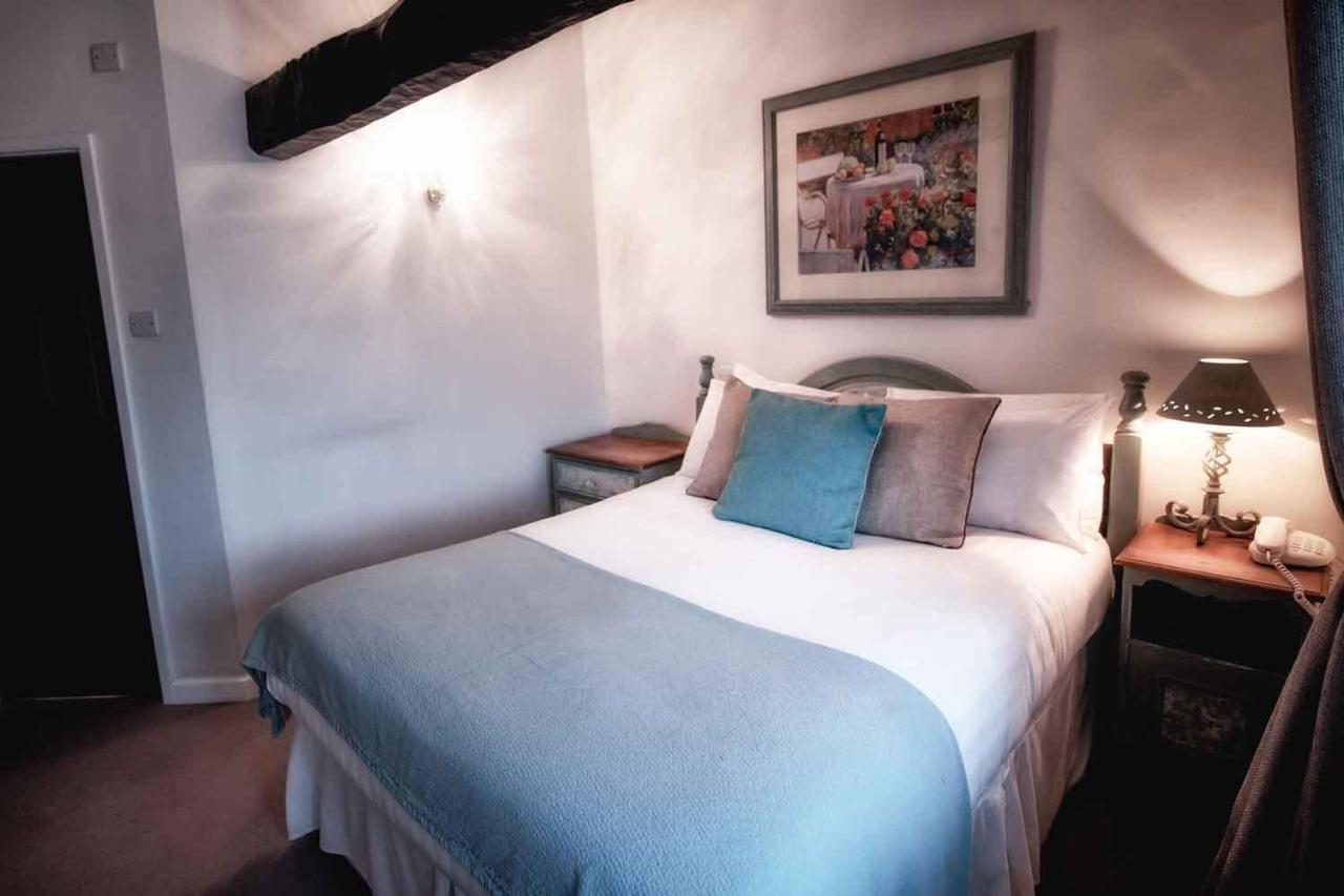 Bert'S Rooms At The Black Horse Inn Brighouse Exterior foto