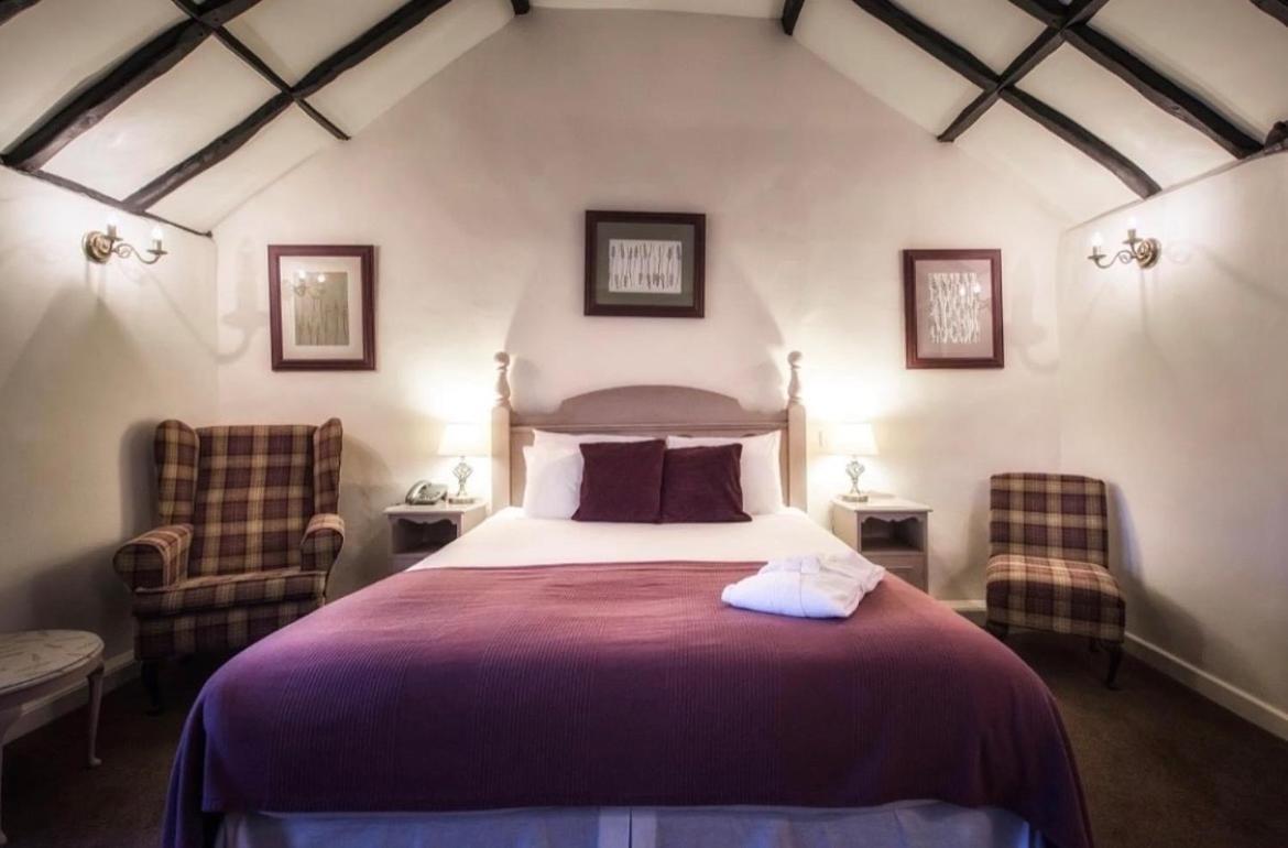 Bert'S Rooms At The Black Horse Inn Brighouse Exterior foto
